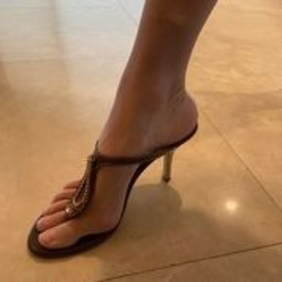 HIGH HEELS - Picture 3 of 3